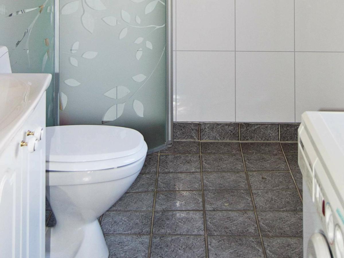 5 Person Holiday Home In Str Mstad Stromstad Bilik gambar